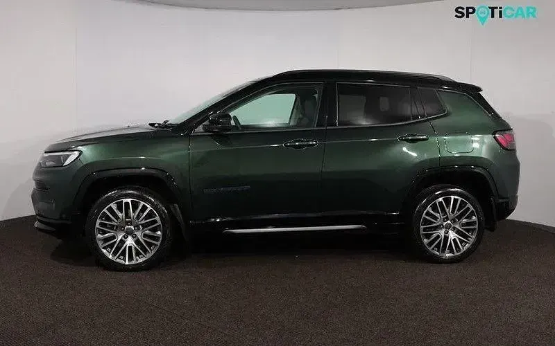 Used Jeep Compass Summit 241 HP (177 kW) 2025 Green/black SUV