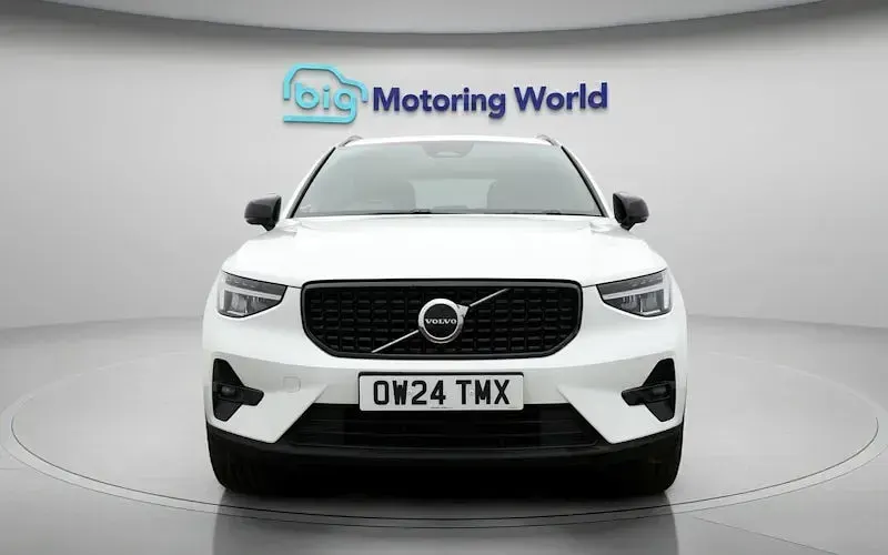 Usado Volvo XC40 Plus 163 HP (119 kW) 2026 SUV