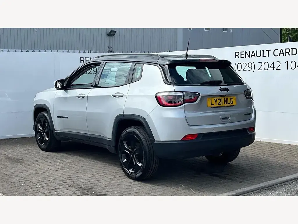 Begagnad Jeep Compass 2021 Silver SUV