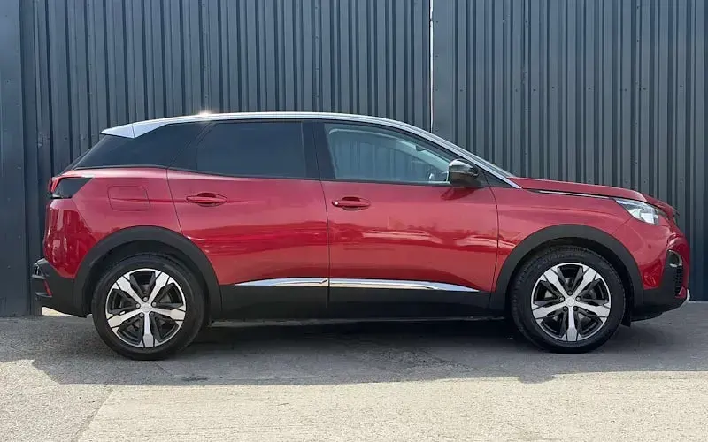 Used Peugeot 3008 Allure 165 HP (121 kW) 2018 Red SUV