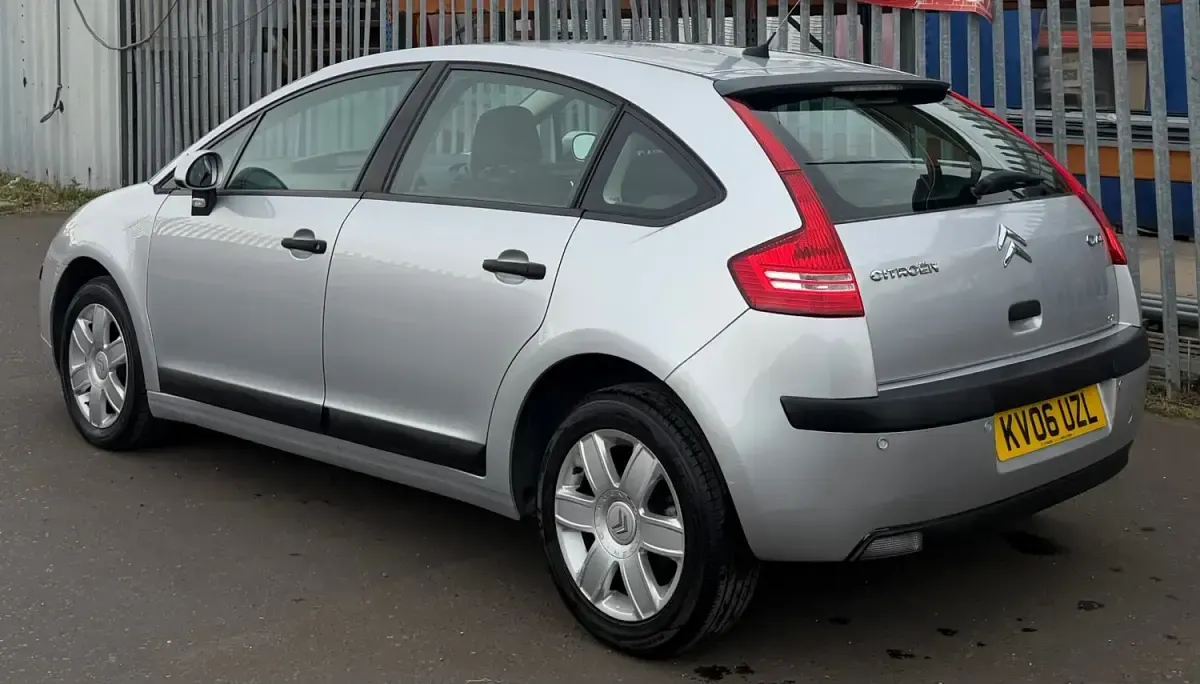 Używany Citroën C4 2006 Srebrny Hatchback
