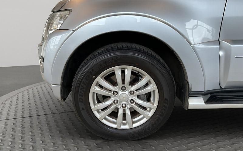 Used Mitsubishi Shogun 200 HP (147 kW) 2014 Silver SUV