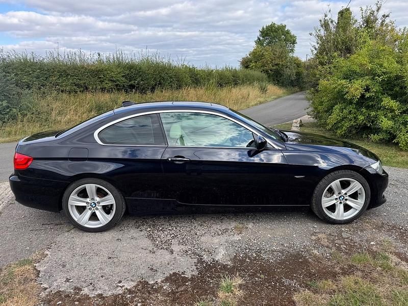 Used BMW 325 218 HP (160 kW) 2011 Dark blue Coupe