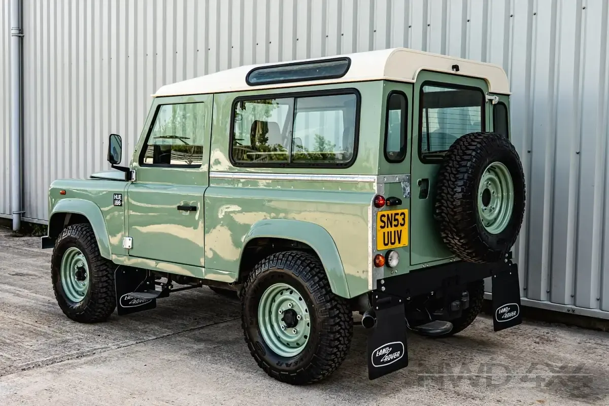 Used Land Rover Defender Heritage 2004 Green Estate