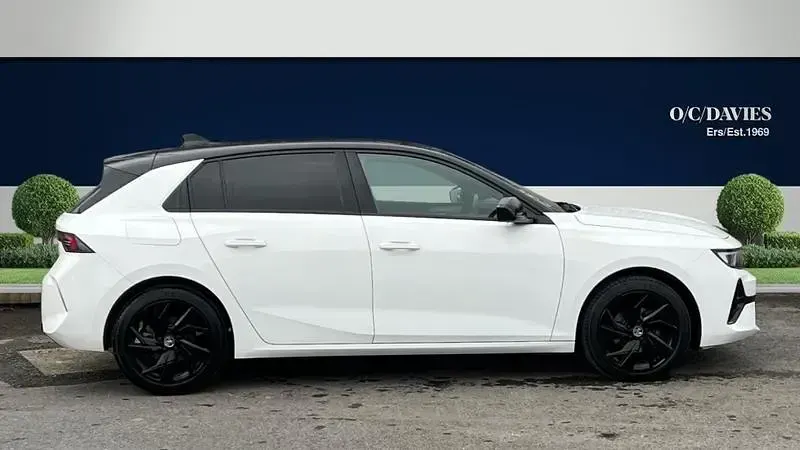 Used Vauxhall Astra 2024 White Hatchback