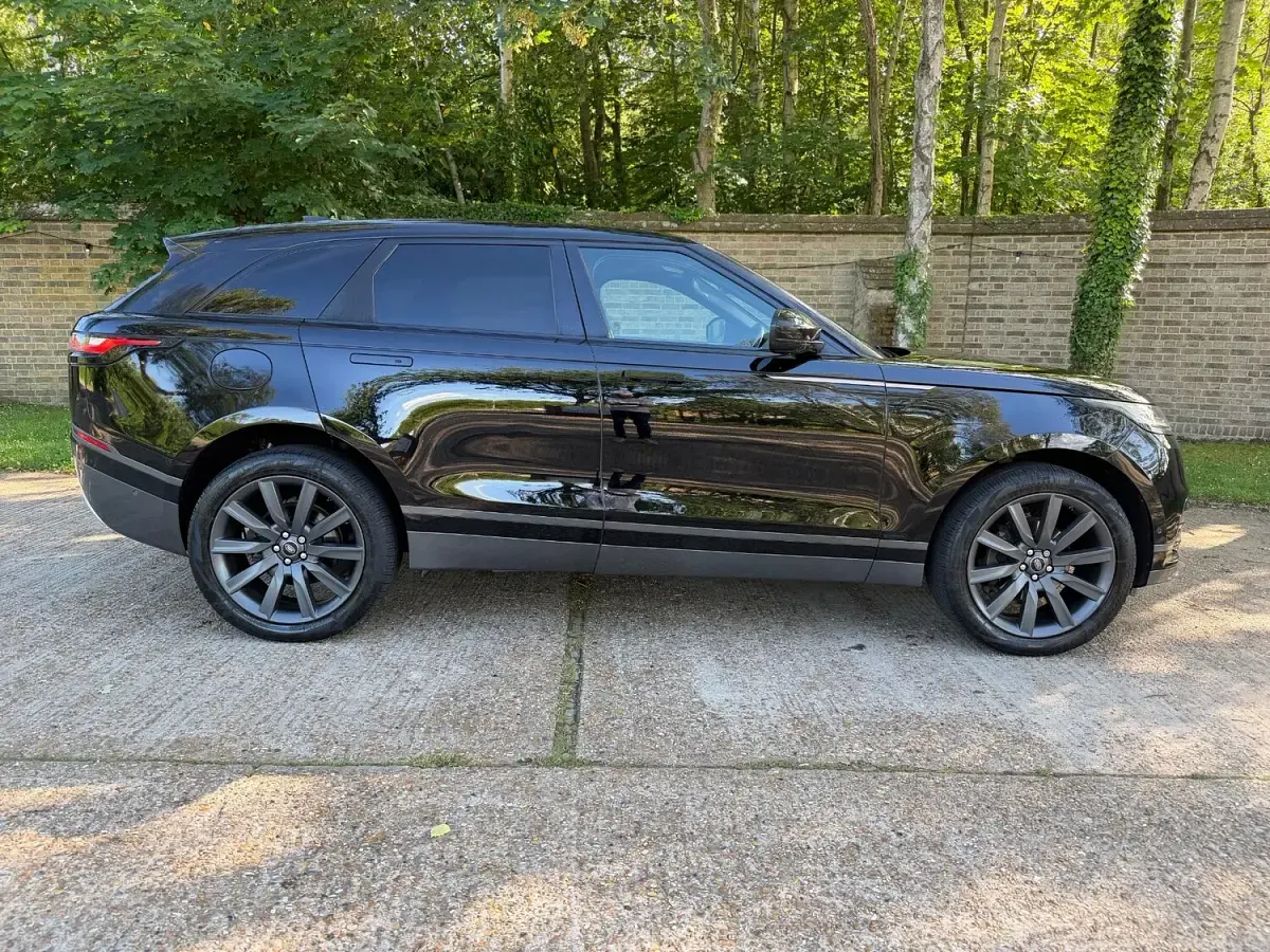Used Land Rover Range Rover Velar HSE Dynamic 250 HP (183 kW) 2018 Black SUV