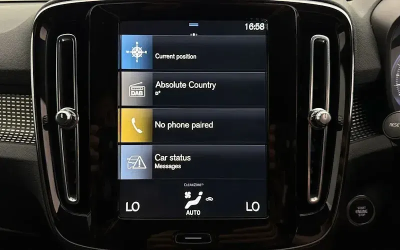 Used Volvo XC40 Plus 211 HP (155 kW) 2021 Black SUV