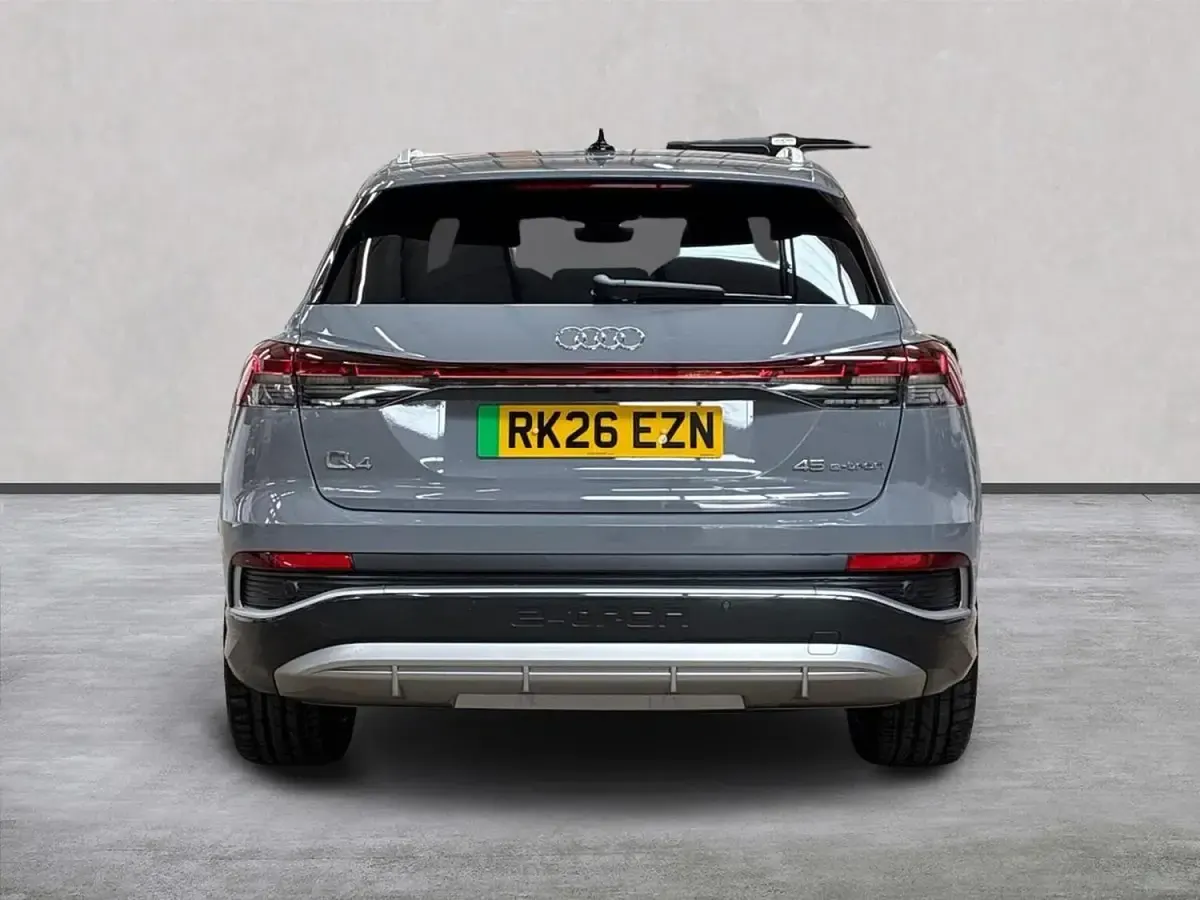 Second-hand Audi Q4 e-tron S-Line 210 kW (286 CP) 2026 Gri SUV