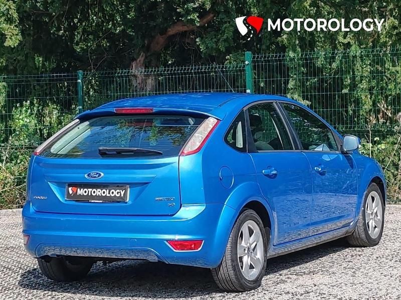Used Ford Focus Zetec 2009 Blue Hatchback