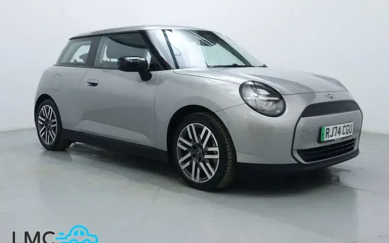 Used Mini Cooper Classic 135 kW (184 HP) 2026 Hatchback
