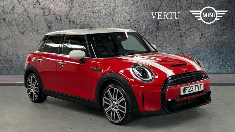 Red Used 2023 Mini Cooper S Exclusive Hatchback | £23,492 (Fair price) - Image 1/4