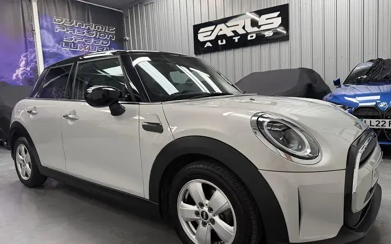 Used Mini Cooper Classic 136 HP (100 kW) 2022 Hatchback