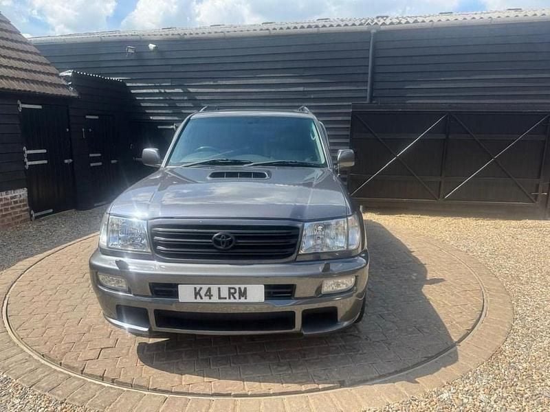 Used Toyota Land Cruiser 201 HP (147 kW) 2003 Silver SUV