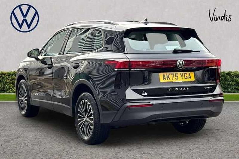 Używany VW Tiguan Life 204 KM (150 kW) 2026 Czarny SUV
