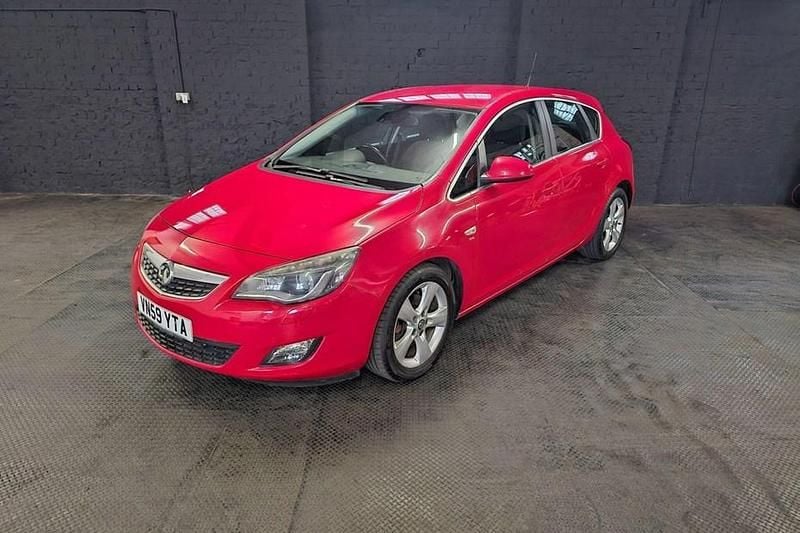 Red Used 2009 Vauxhall Astra SRi Hatchback | £1,495 (Good price) - Image 1/1