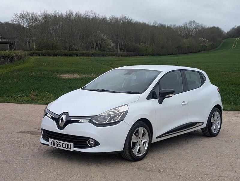 Used Renault Clio IV Dynamique 2016 White Hatchback