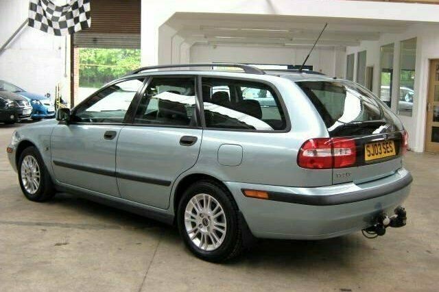Used 2003 Volvo V40 Estate | £1,995 - Image 1/4
