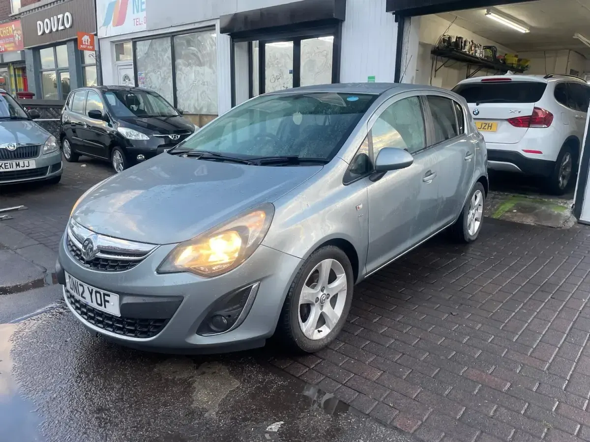 Used Vauxhall Corsa 90 HP (66 kW) 2012 Silver Hatchback
