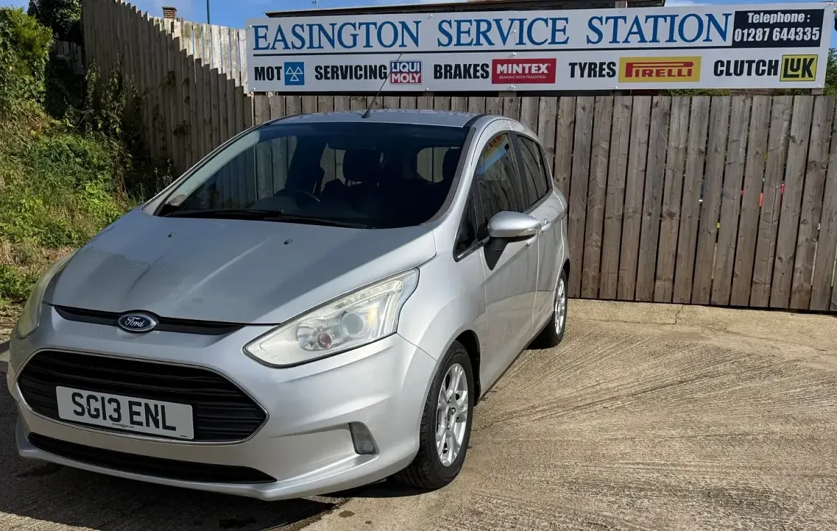 Used Ford B-MAX Zetec 90 HP (66 kW) 2013 Silver MPV