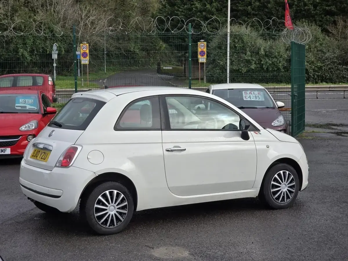 Used Fiat 500 Pop 69 HP (50 kW) 2010 White Hatchback