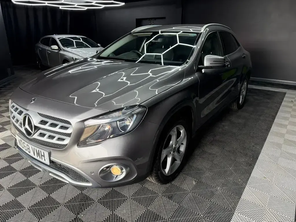 Used Mercedes GLA200 Executive 156 HP (114 kW) 2018 Grey SUV