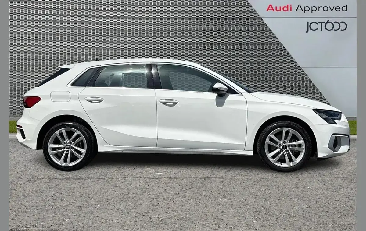Used Audi A3 e-tron Sport 200 HP (147 kW) 2024 White Hatchback