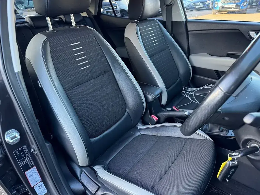 Used Kia Stonic 118 HP (86 kW) 2018 Grey SUV