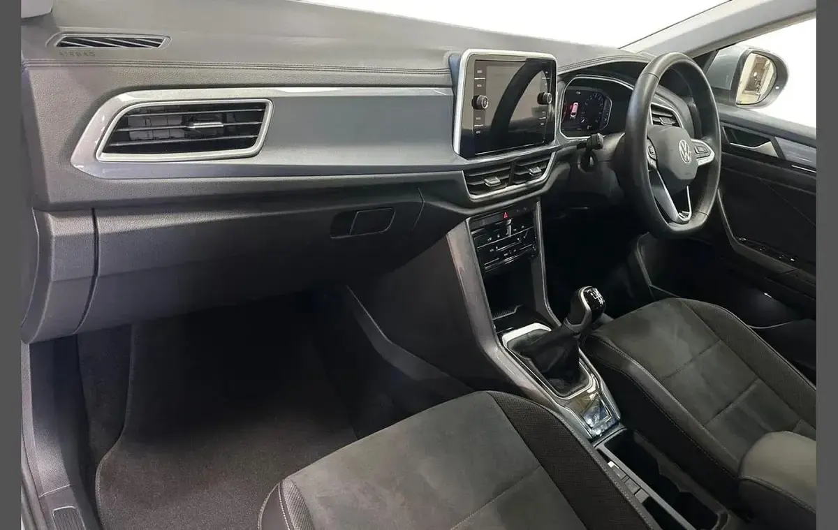 Used VW T-Roc Style 150 HP (110 kW) 2025 Silver SUV