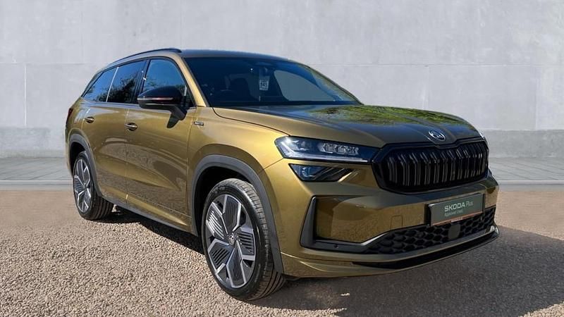 Bronx gold Used 2025 Skoda Kodiaq SportLine SUV | £41,127 (A bit pricey) - Image 1/4