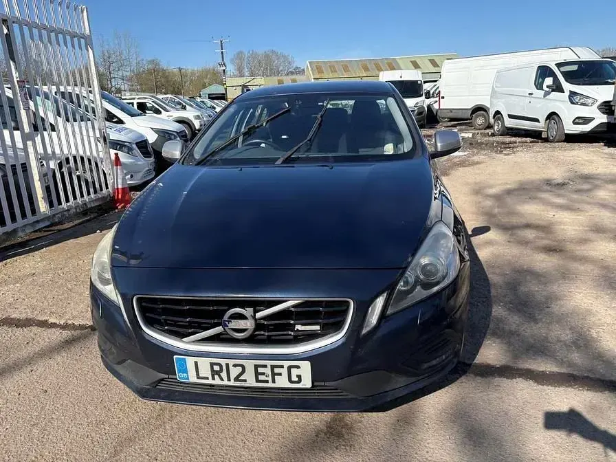 Usado Volvo S60 R-Design 163 HP (119 kW) 2012 Azul Sedan