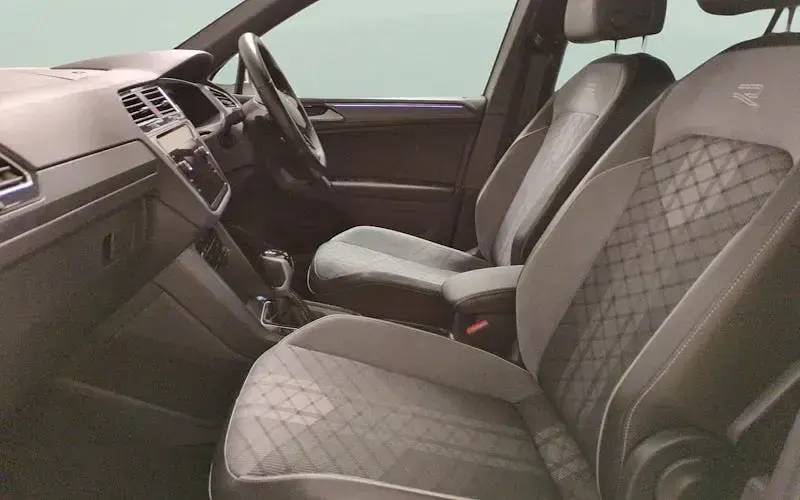 Używany VW Tiguan R-line 150 KM (110 kW) 2023 Biały SUV