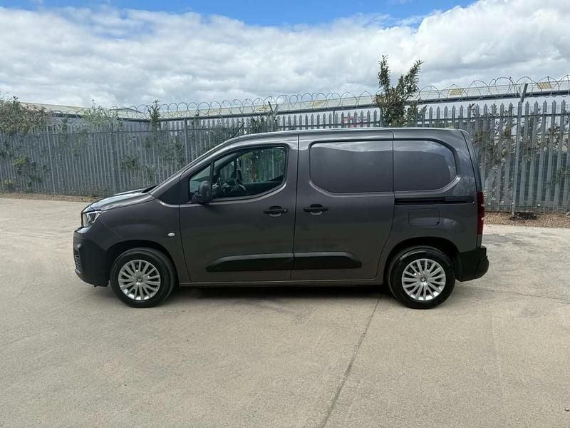 Used Peugeot Partner 100 HP (73 kW) 2019 Grey MPV