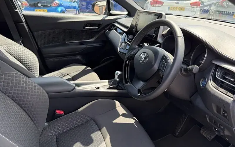 Used Toyota C-HR 122 HP (89 kW) 2023 Blue SUV