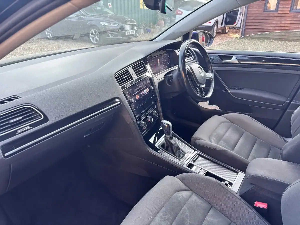 Used VW Golf VII GT 150 HP (110 kW) 2018 Blue Estate
