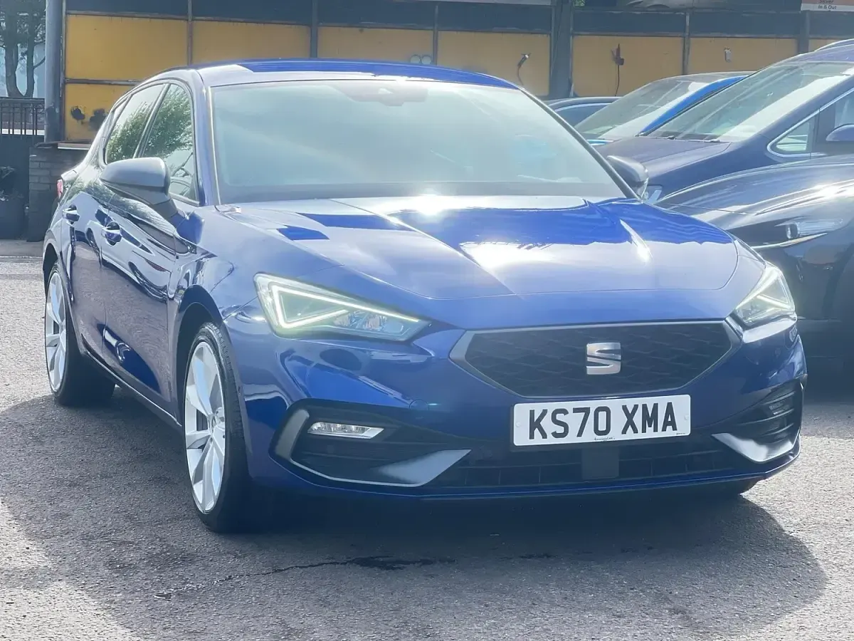 Begagnad Seat Leon FR Sport 110 HK (80 kW) 2021 Blå Halvkombi