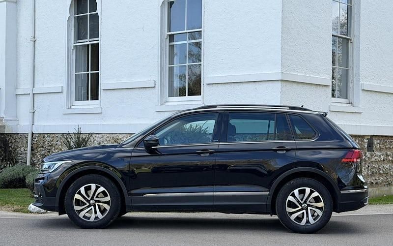 Used VW Tiguan Active 150 HP (110 kW) 2021 Black SUV