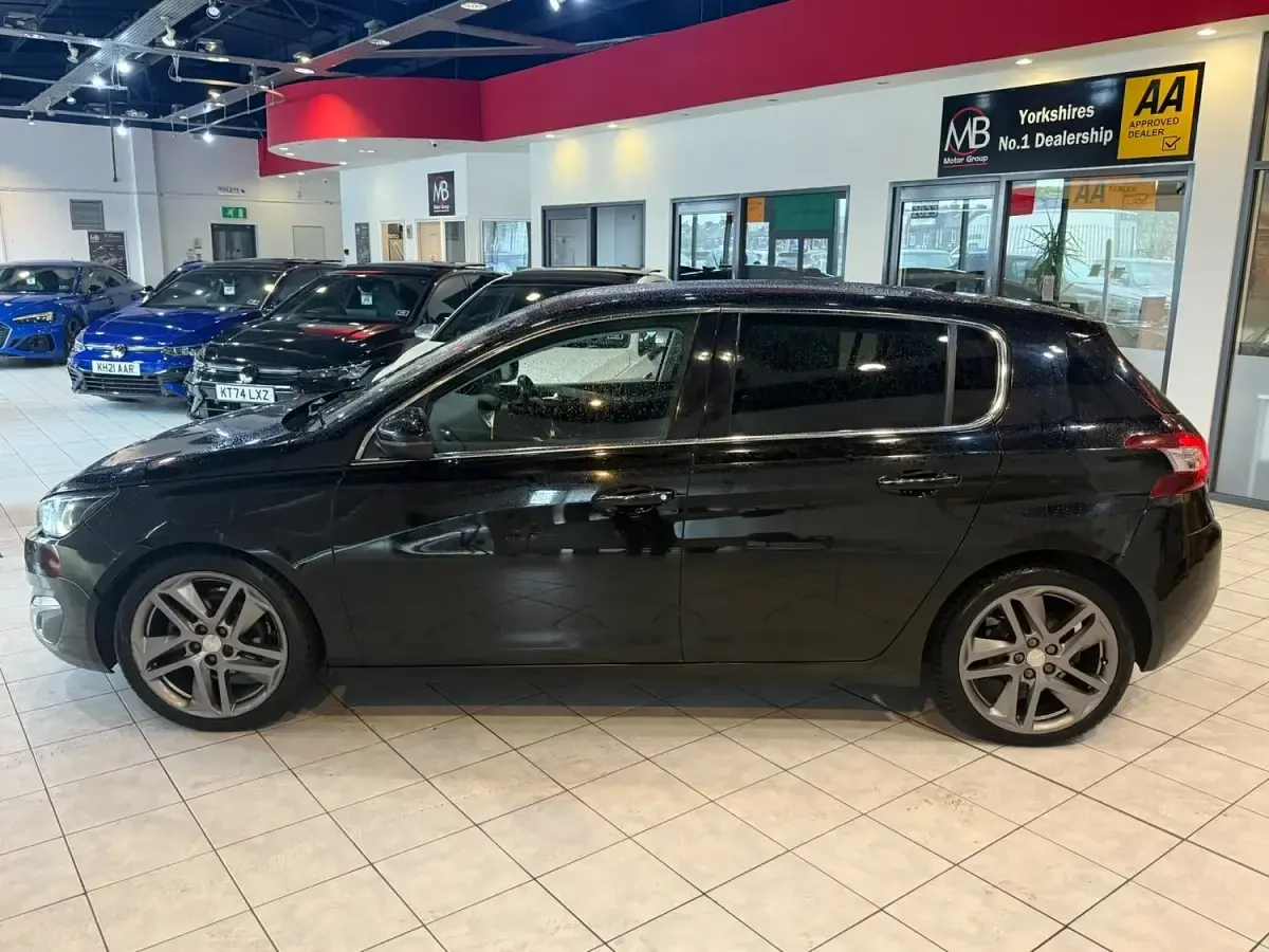 Used Peugeot 308 115 HP (84 kW) 2014 Black Hatchback