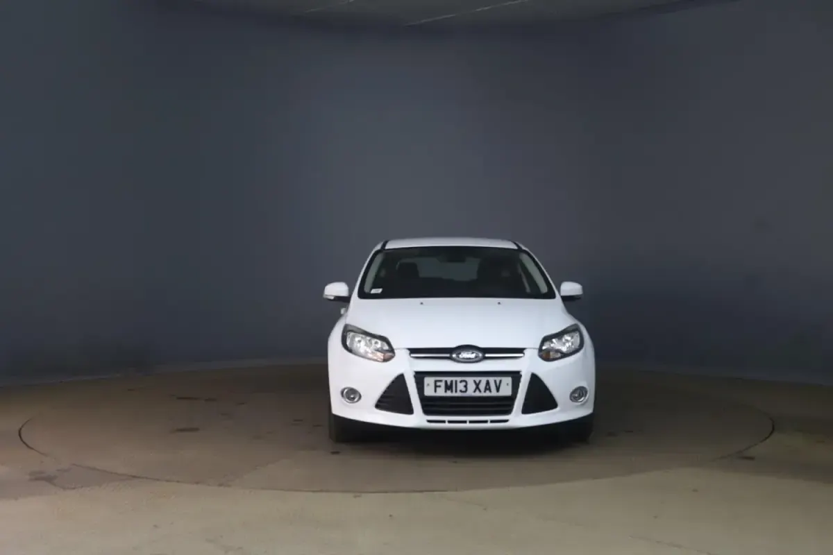 Usado Ford Focus Zetec 2013 Branco Citadino
