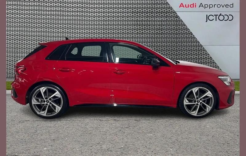 Used Audi A3 Comfort 147 HP (108 kW) 2020 Red Hatchback