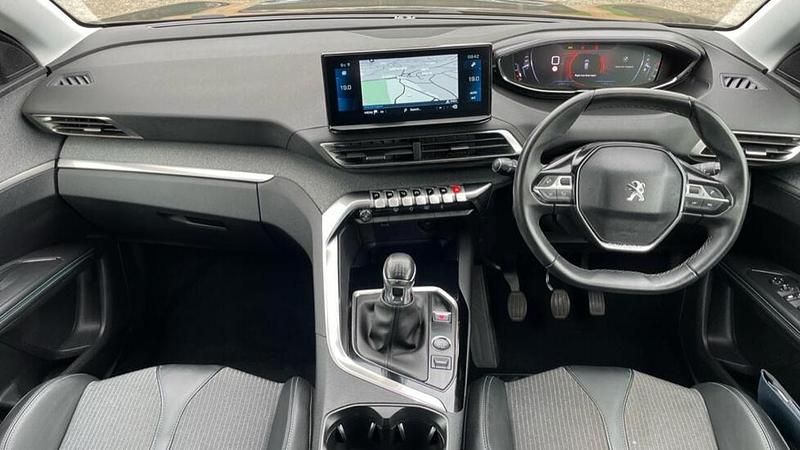 Used Peugeot 3008 Allure Premium 129 HP (94 kW) 2022 Grey SUV