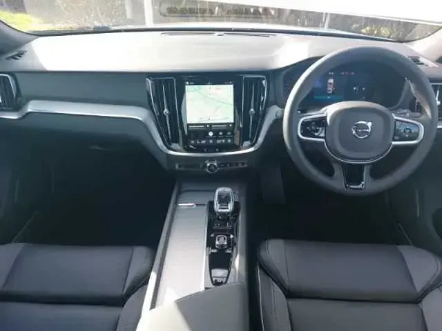 New Volvo V60 Plus 197 HP (144 kW) 2026 Estate