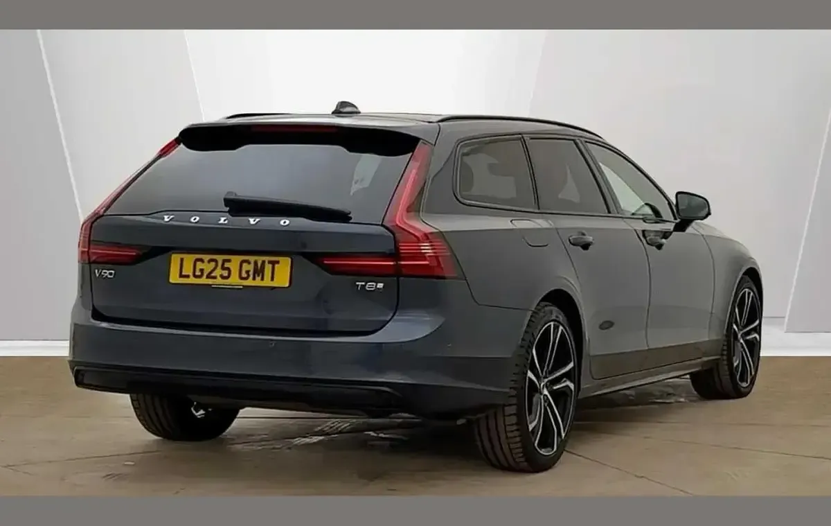 Used Volvo V90 Ultra 449 HP (330 kW) 2025 Blue Estate