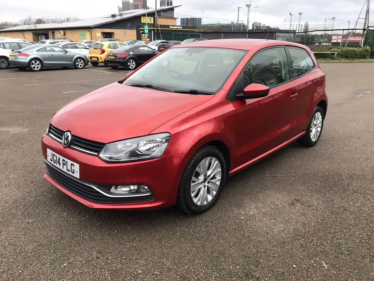 Used VW Polo SE 75 HP (55 kW) 2014 Red Hatchback