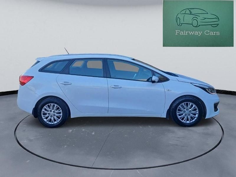 Used Kia Ceed 2024 White Hatchback