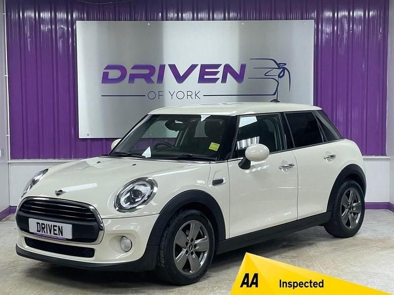 White Used 2019 Mini ONE Classic Hatchback | £9,800 (Good price) - Image 1/3