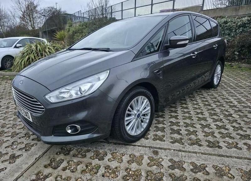 Used Ford S-MAX Zetec 150 HP (110 kW) 2019 Grey MPV