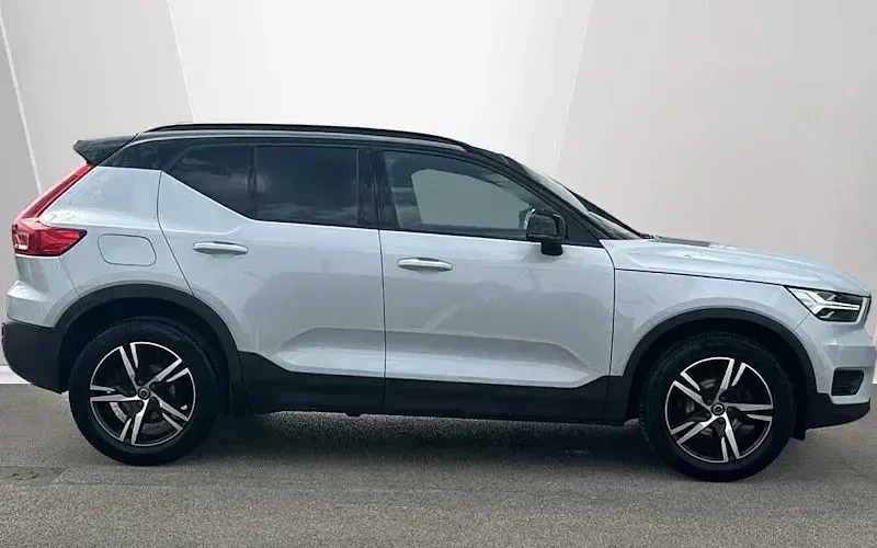 Used Volvo XC40 R-Design 163 HP (119 kW) 2021 SUV