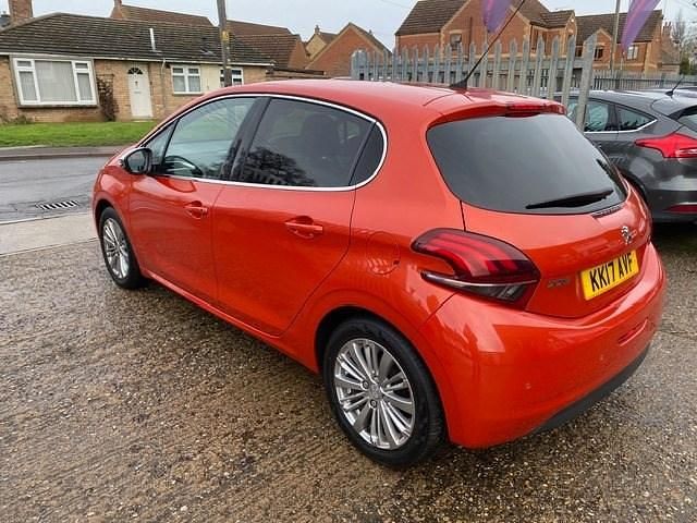 Used Peugeot 208 Allure 2017 Orange Hatchback