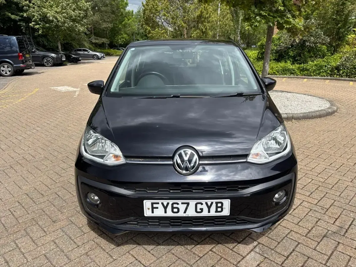Begagnad VW up! high up! 75 HK (55 kW) 2017 Svart Halvkombi