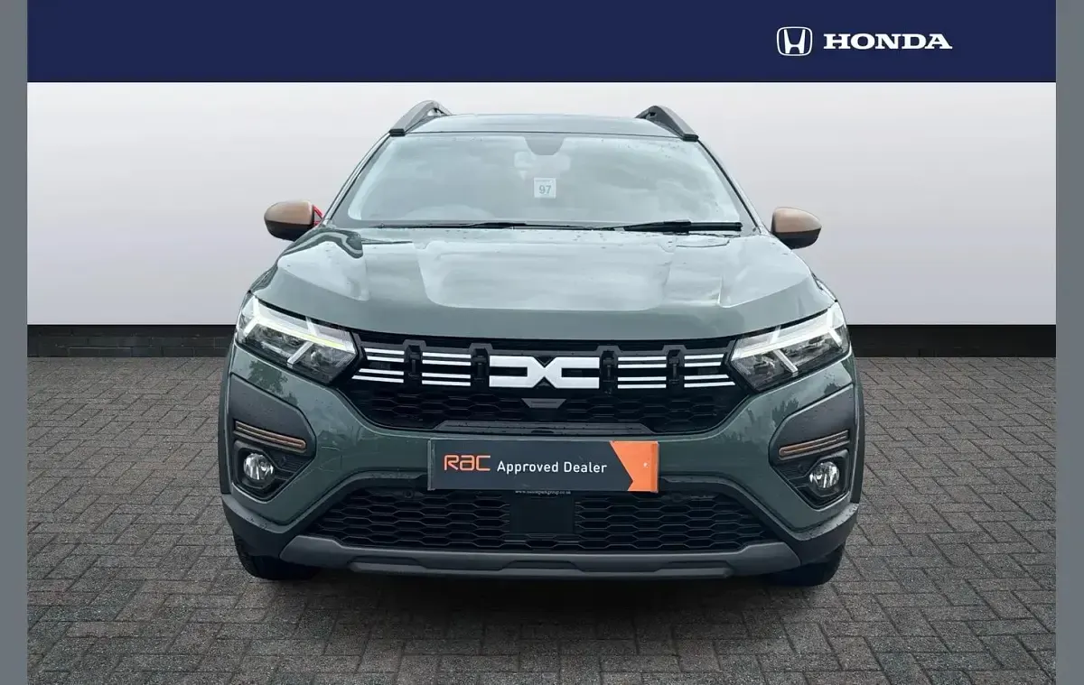Used Dacia Jogger Extreme 110 HP (80 kW) 2023 Green MPV